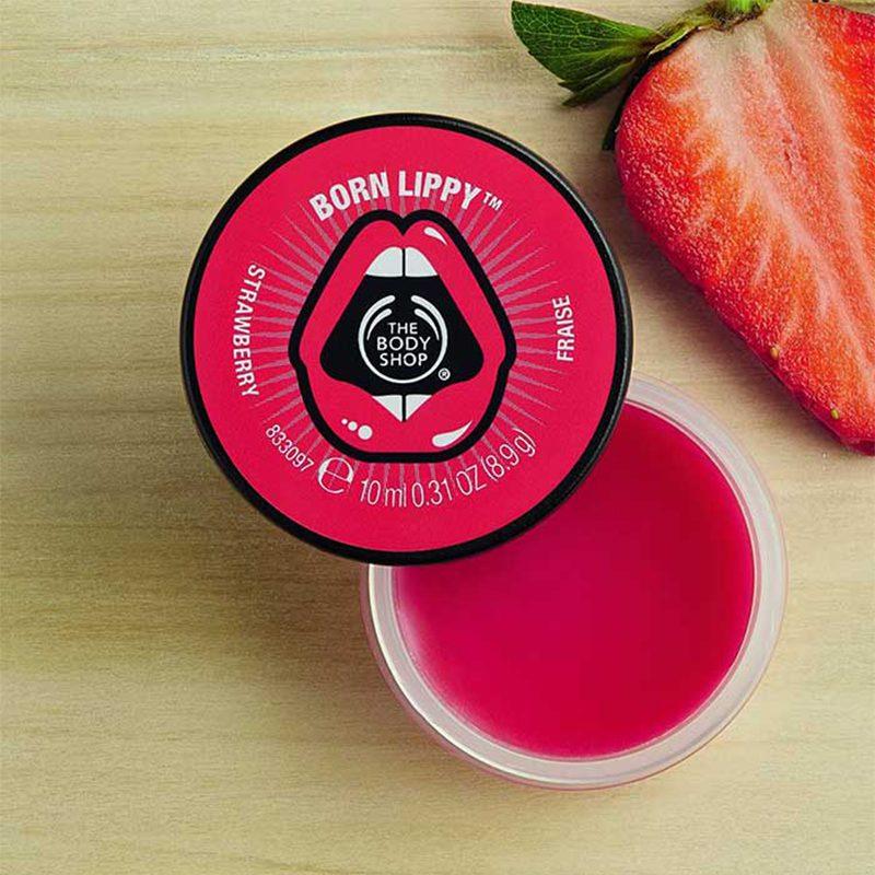 بالم لب توت فرنگی بادی شاپ مدل Born Lippy